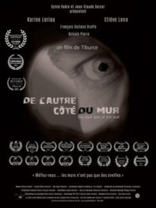 DE L'AUTRE COTÉ DU MUR Poster