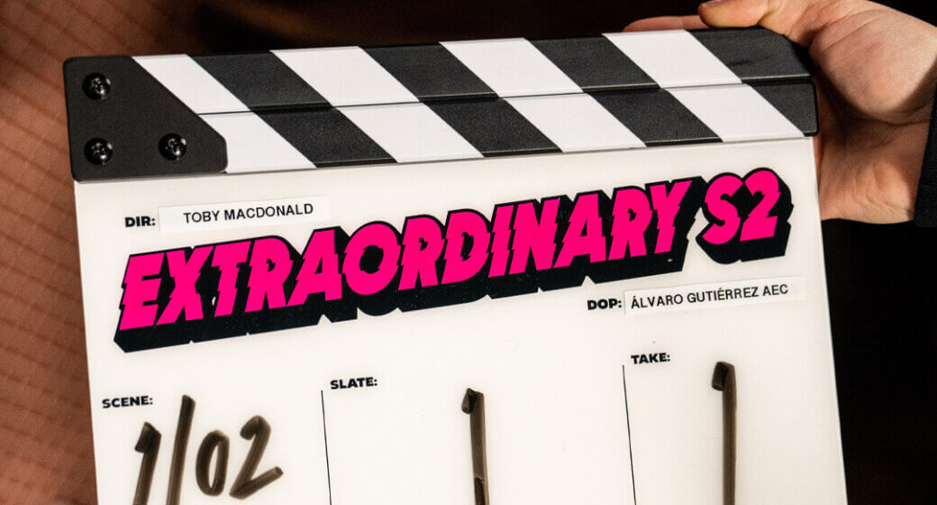 extraordinaryS2_FR_02.jpg