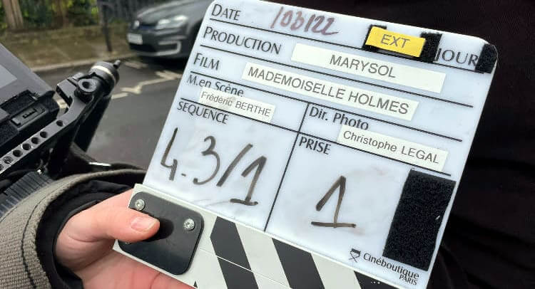 "Mademoiselle Holmes" clap