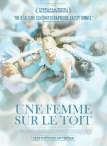UNE FEMME SUR LE TOIT Poster