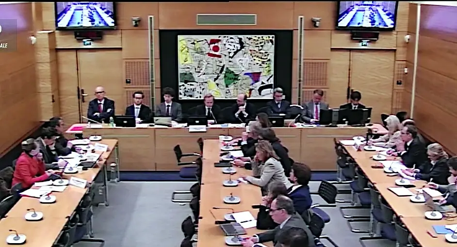 commission enquête audiovisuel public