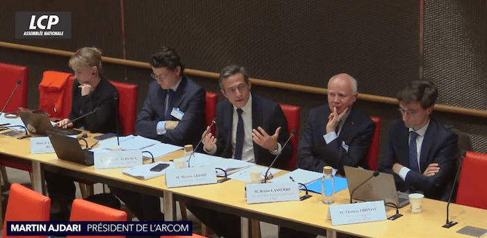 L'Arcom répondait de nouveau à la Commission sur l'audiovisuel public